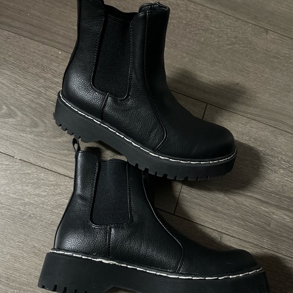 Black Chunky Chelsea Boots - Picture 3 of 7